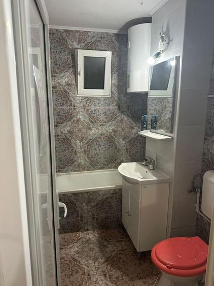 Apartament cu 3 camere decomandat în Exterior Vest