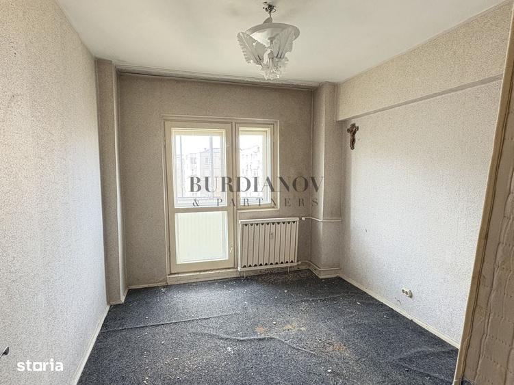 Apartament cu 4 camere semidecomandat în Gorjului