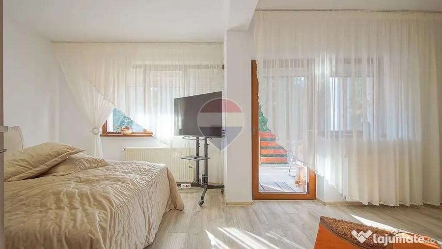 Apartament cu 4 camere decomandat în Clăbucet