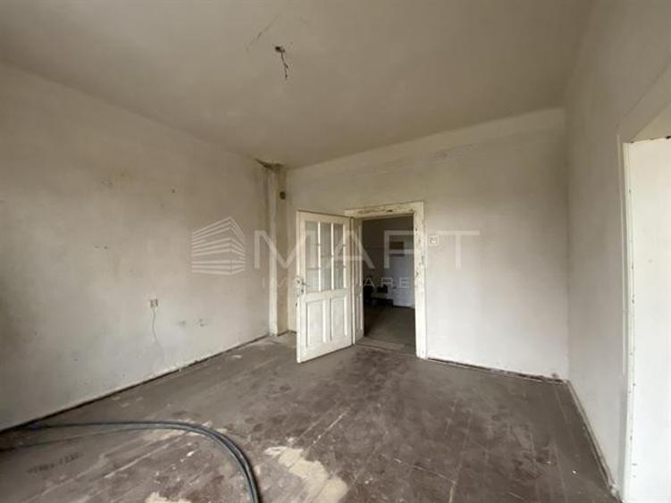 Apartament cu 5 camere în Turnișor