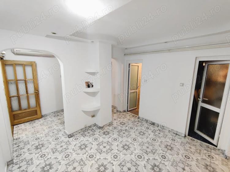 Apartament cu 3 camere decomandat în Port