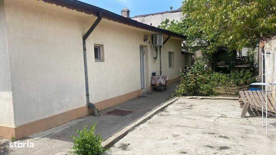 Casă cu 3 camere cu Teren 250 Mp în Rahova
