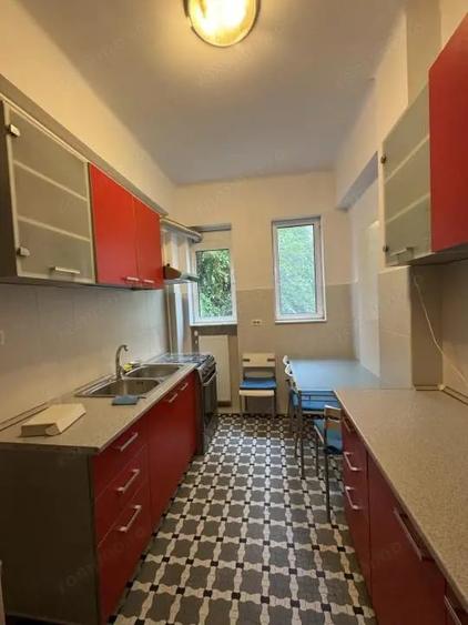 Apartament fermecator cu vedere in parcul Cismigiu - 9
