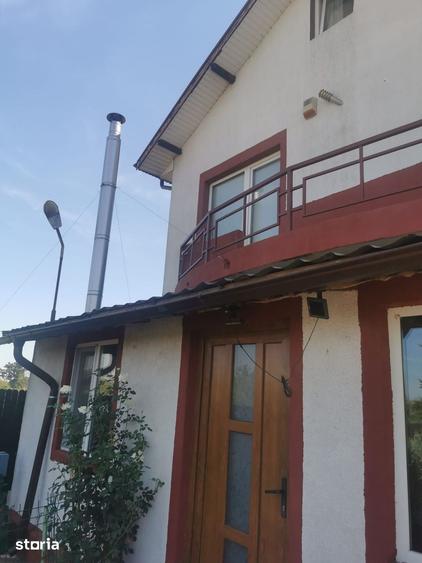 Casă cu 4 camere cu Teren 450 Mp în Central