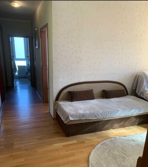 Apartament cu 3 camere semidecomandat în Șagului