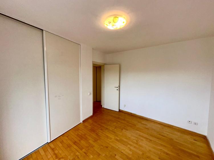 Apartament cu 5 camere, mobilat în Unirii