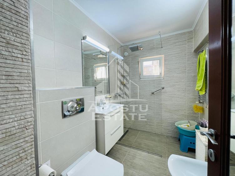 Apartament cu 3 camere decomandat în Miron Costin