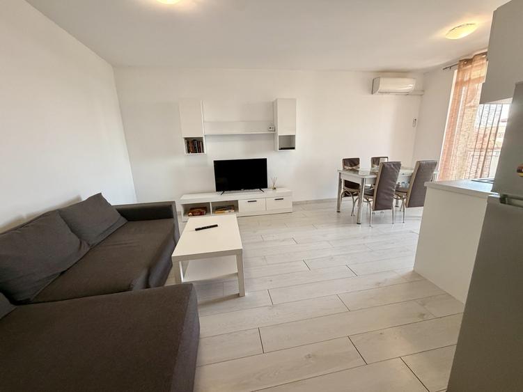Apartament cu 3 camere decomandat, mobilat în Dumbrăvița