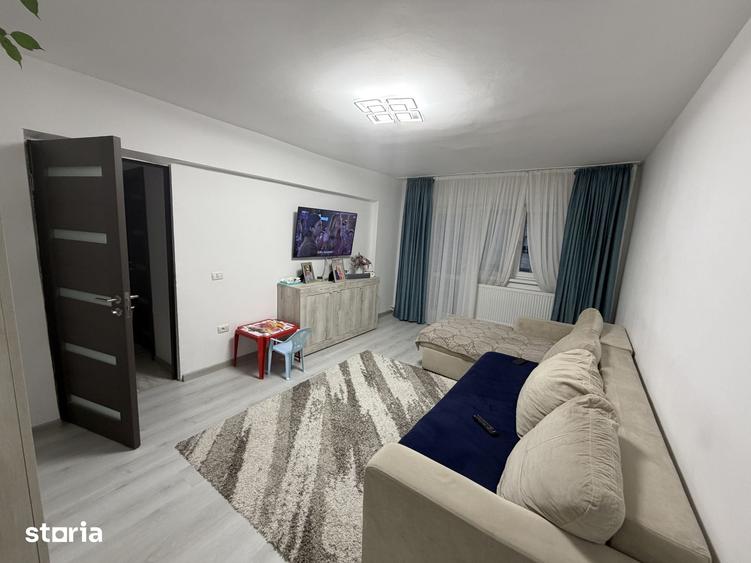 Apartament cu 4 camere decomandat în Central