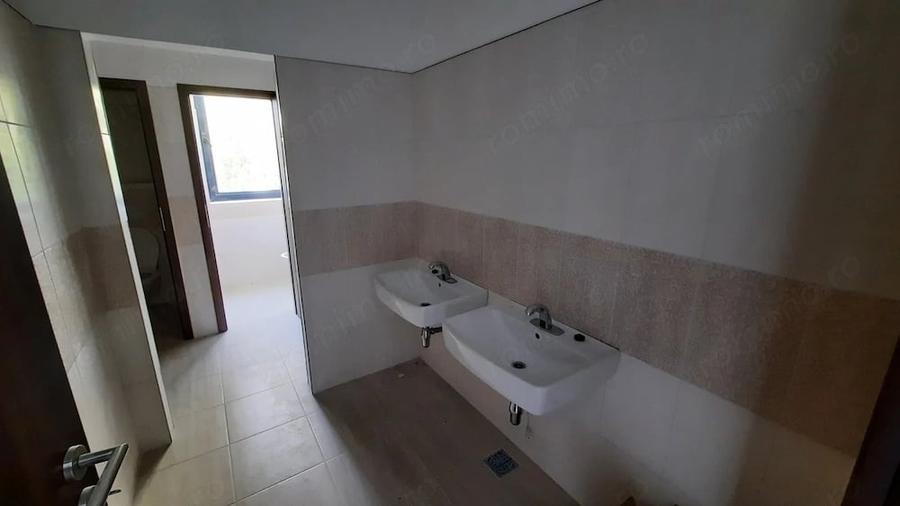 Spațiu comercial, de 200 mp, în Vest