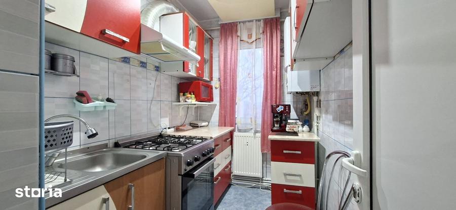 Apartament cu 4 camere în Micro 39