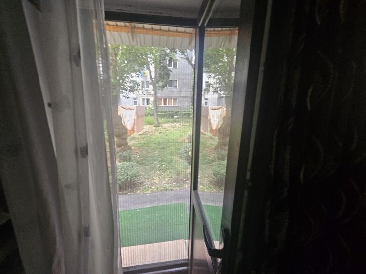 Apartament cu 2 camere decomandat în Războieni