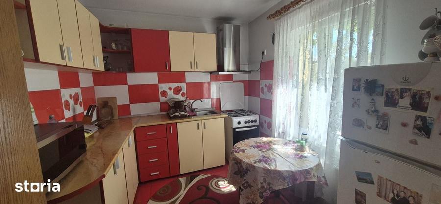 Casă cu 4 camere cu Teren 200 Mp în Valu lui Traian