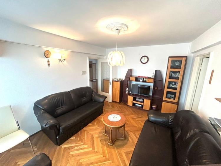 Apartament cu 2 camere semidecomandat, mobilat în Central