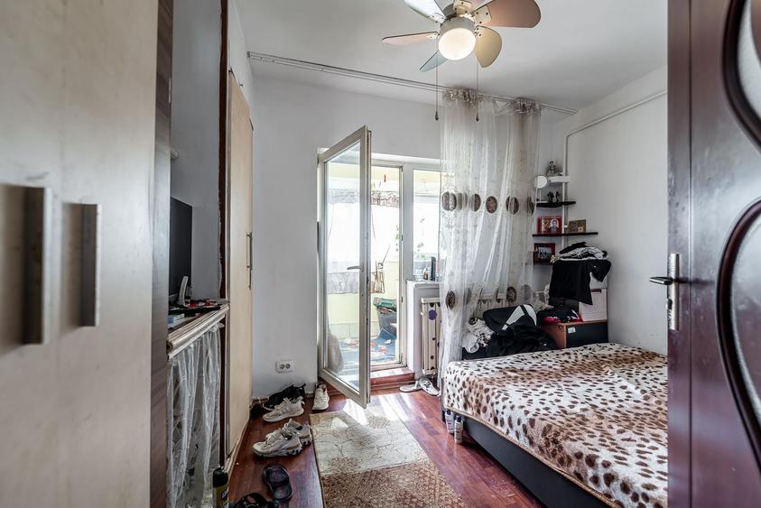 Apartament cu 5 camere semidecomandat în Micălaca