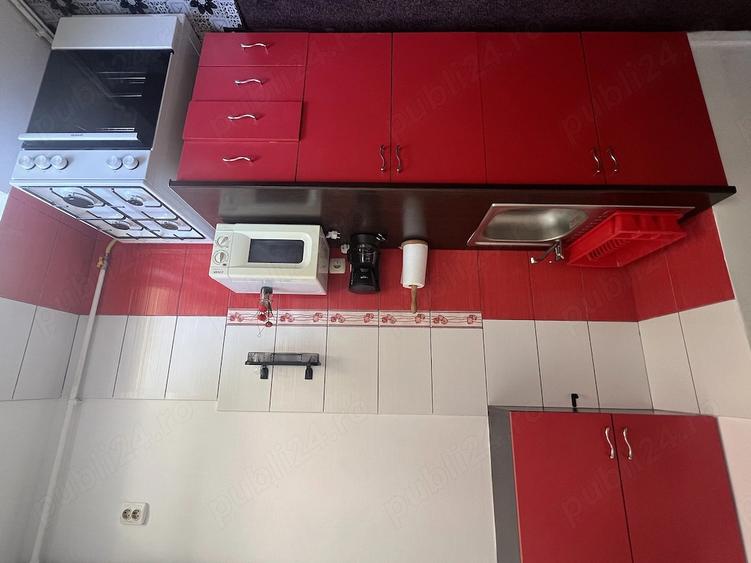 Apartament cu 3 camere decomandat în Sud