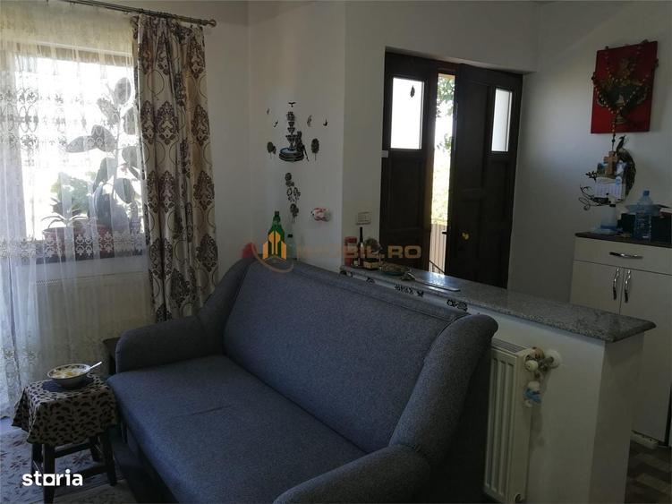 Casă cu 4 camere în Uricani