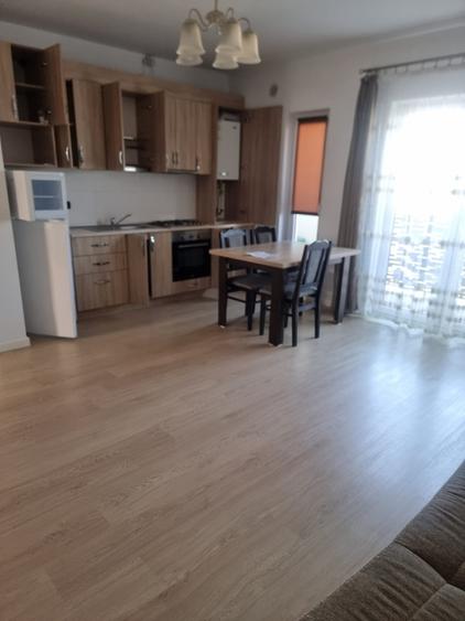 Apartament cu 2 camere decomandat, mobilat în Sud