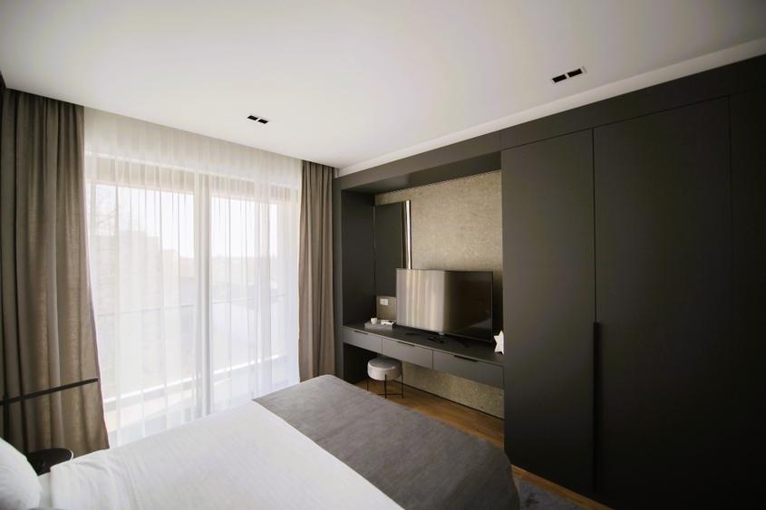 Apartament cu 3 camere decomandat, mobilat în Central