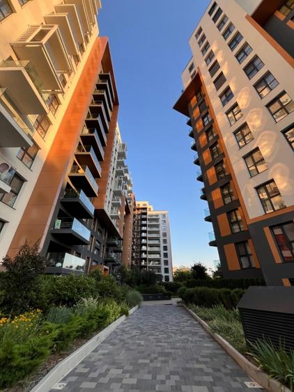Apartament cu 2 camere semidecomandat, mobilat în Pajura