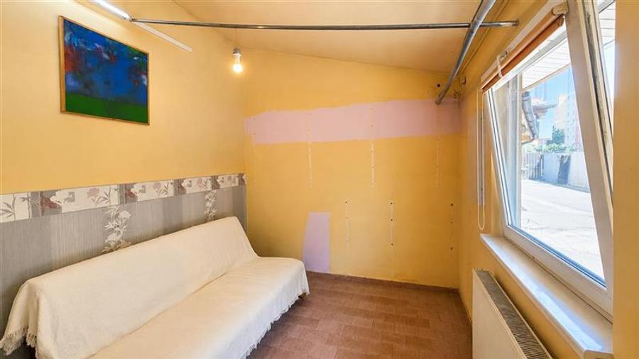 Casa cu teren 413 mp, Florilor, Brasov, 7 incaperi, potential business - 2