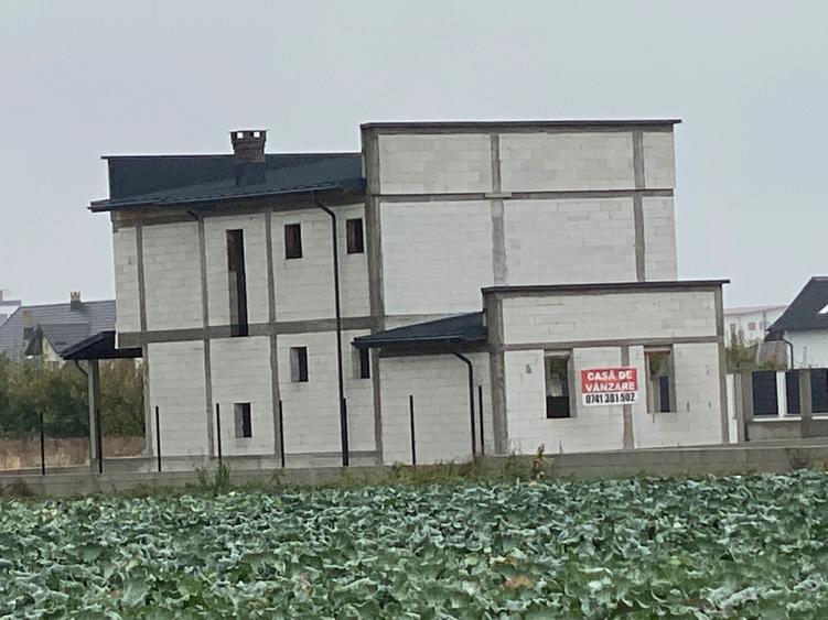 Casă cu 4 camere în Central