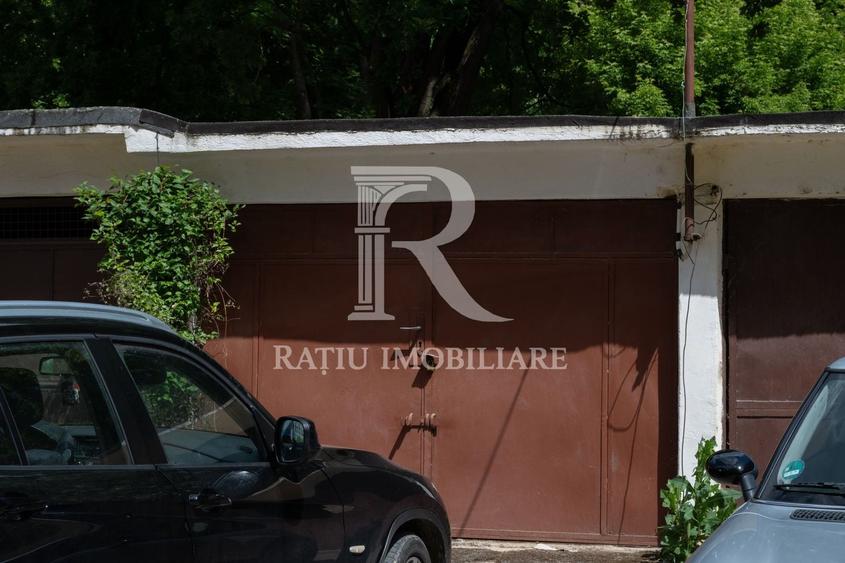 Apartament cu 4 camere decomandat în Central