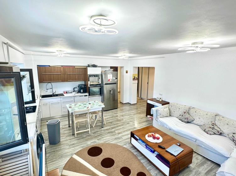 Apartament cu 3 camere decomandat, mobilat în Păcurari