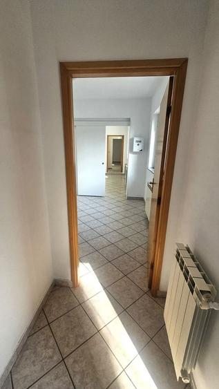 Birou, de 90 mp, în Domenii