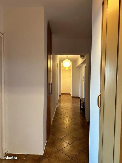 Apartament cu 3 camere decomandat în Titulescu
