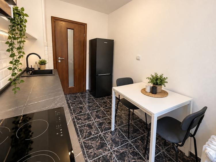 Apartament cu 2 camere semidecomandat, mobilat în Dristor