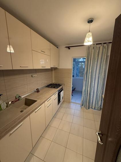 Apartament cu 2 camere decomandat în Apusului