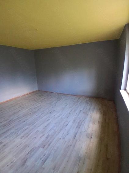 Casă cu 3 camere cu Teren 1500 Mp în Central