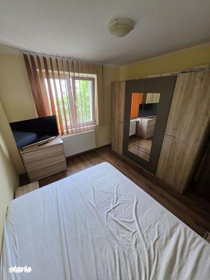 Apartament cu 3 camere decomandat în Titan