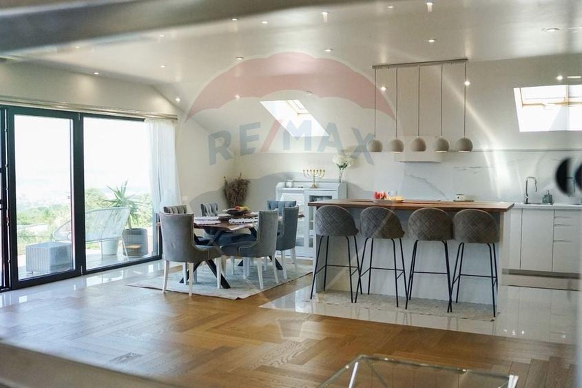 Casă individuală cu 5 camere cu Teren 1002 Mp în Feleacu