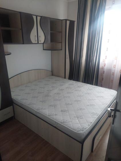 Inchiriez apartament zona Trivale - 4