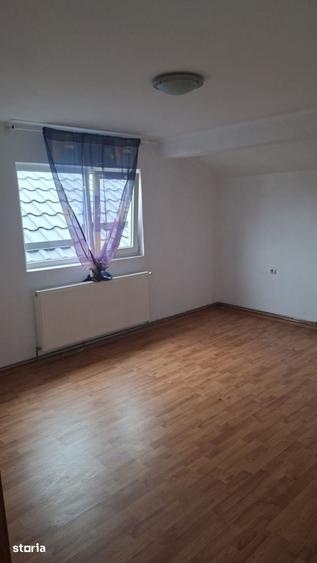 Casă cu 5 camere cu Teren 219 Mp în Moșoaia