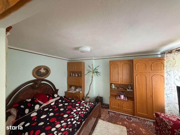 Casă cu 4 camere în Podari