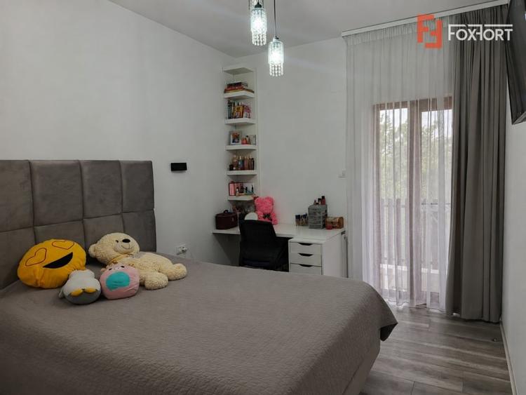 Apartament cu 3 camere decomandat, mobilat în Sânandrei