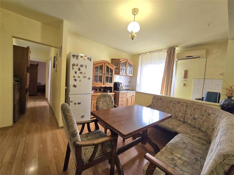 Apartament cu 3 camere decomandat în Rogerius