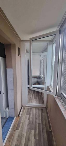 Apartament cu 3 camere decomandat în Florilor