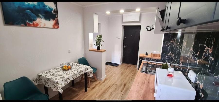 Apartament cu 2 camere decomandat în Calea București