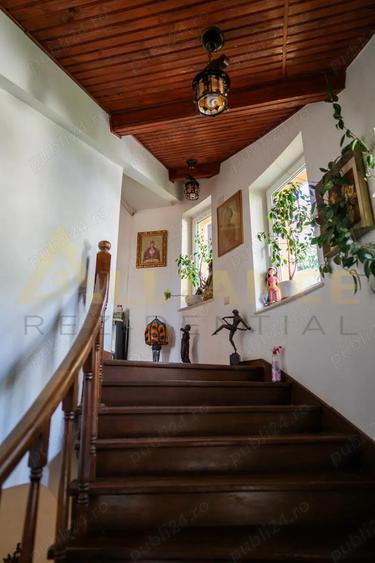Casă cu Teren 1800 Mp în Izvorani