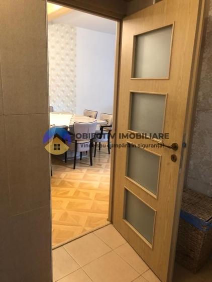 Casă cu 3 camere cu Canalizare în Central