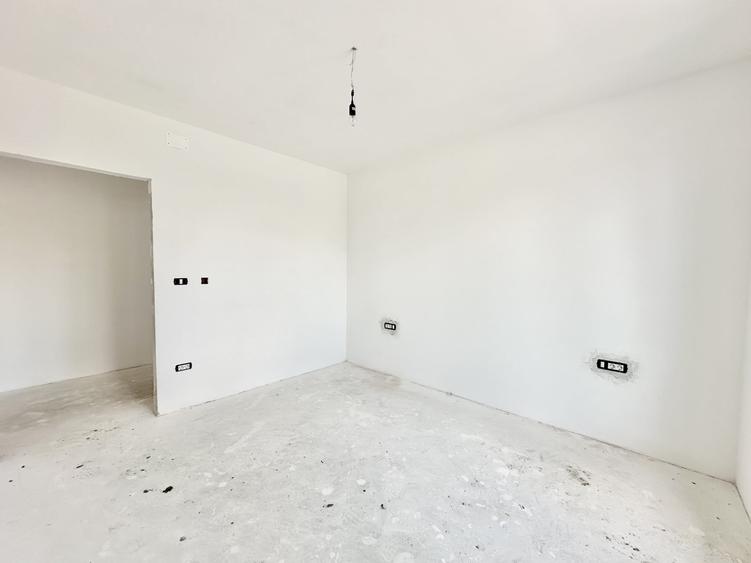 Duplex cu 4 camere cu Canalizare în Moșnița Nouă