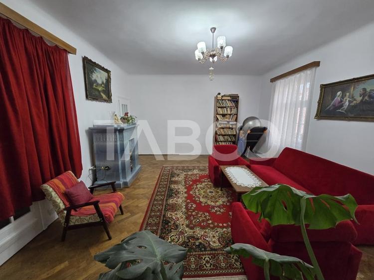 Apartament cu 4 camere decomandat, mobilat în Orașul de Jos