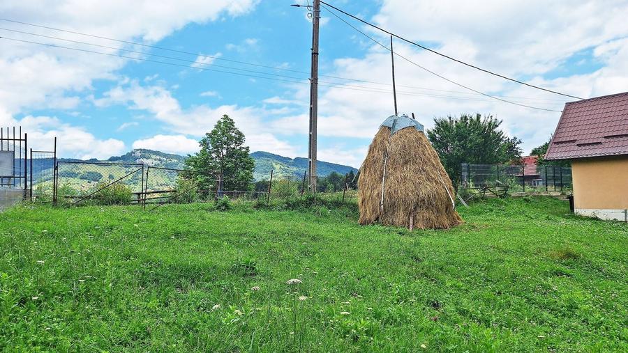 Teren Construcții intravilan de 1000 mp, în Peștera