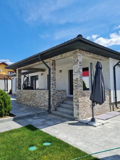 Casă individuală cu 4 camere cu Canalizare în Valu lui Traian
