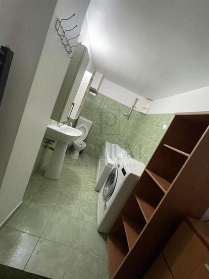 Apartament cu 3 camere decomandat în Telegrafului