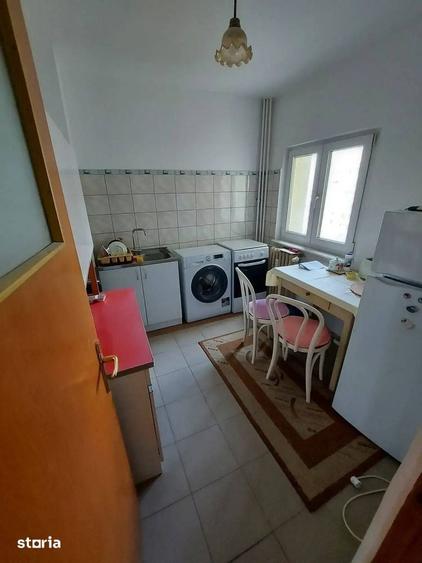 Apartament cu 3 camere, mobilat în Grivița